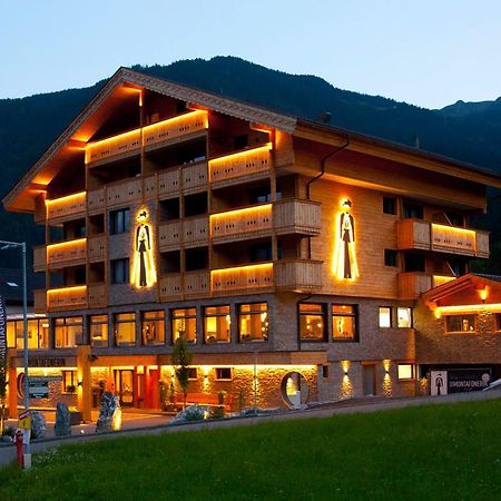 Hotel Die Montafonerin ฟานดันส์ ภายนอก รูปภาพ